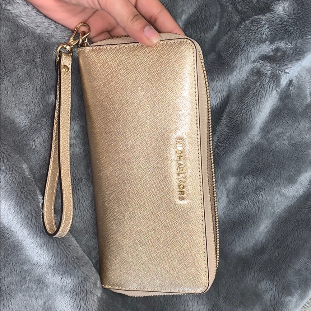 Michael Kors zipper wallet
